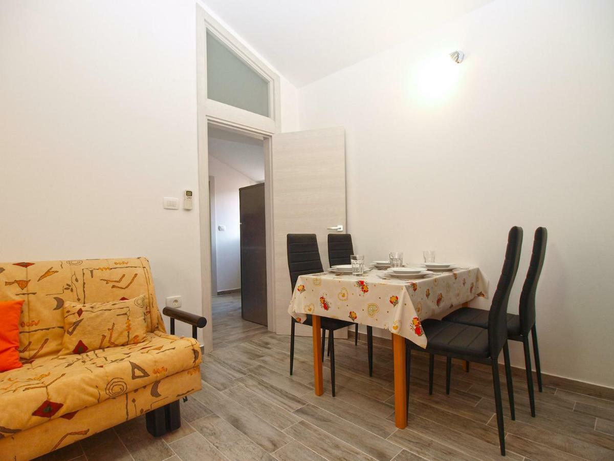 Apartments Oriana 898 Pula Buitenkant foto